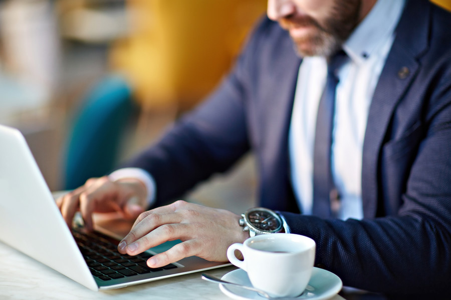 上海離婚律師視角:法院離婚判決書與離婚證的“時差”