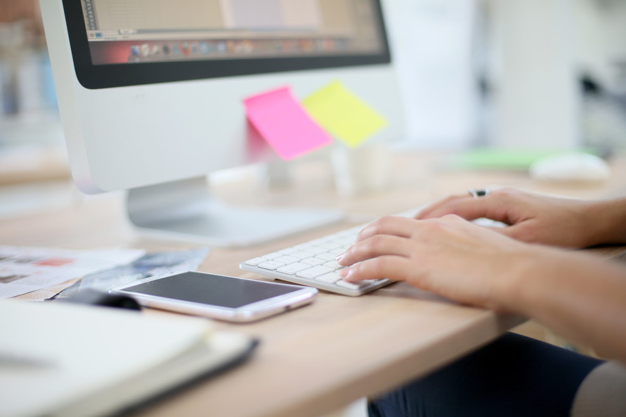 婚姻的紙牌屋:揭秘上海離婚律師如何玩轉(zhuǎn)法律援助的魔方