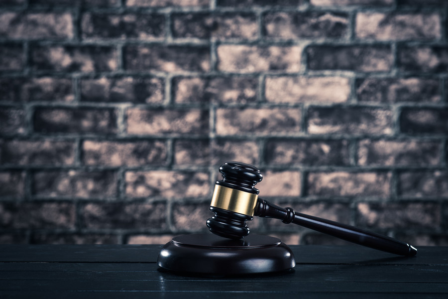 社會對家庭暴力的反應(yīng)和支持:構(gòu)建全面的援助體系 —— 上海婚姻律師視角