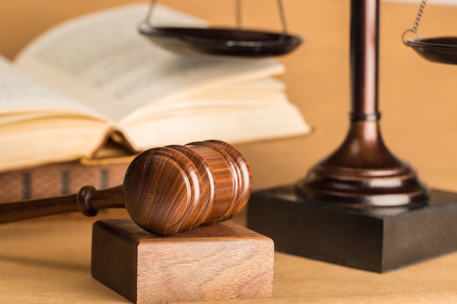 上海離婚律師視角:能否根據網上查到的離婚判決書進行相關操作