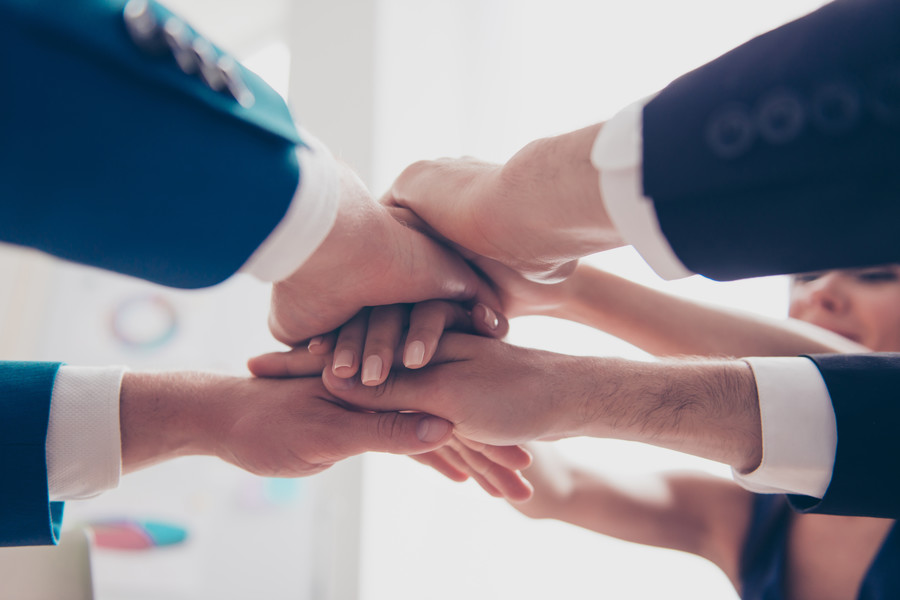 上海家暴律師解讀“男子用電線抽打兩赤裸男孩”事件:親生父親的教育方式是否觸犯法律