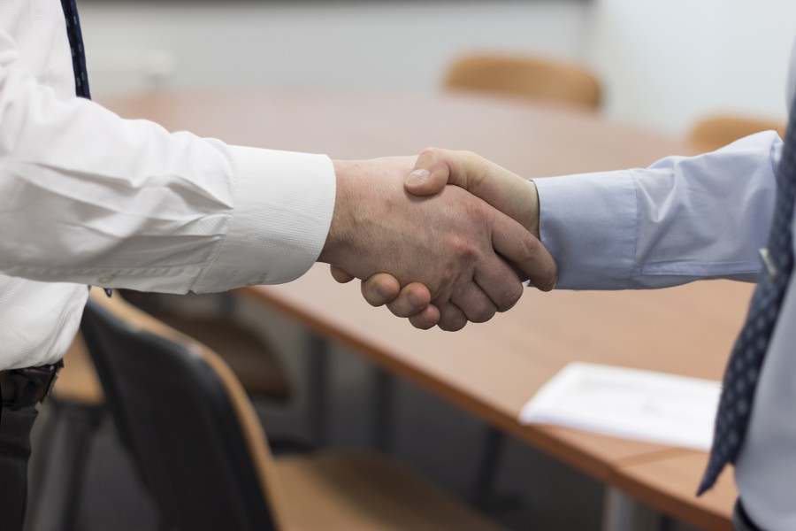 女方提出離婚男方不同意怎么辦？