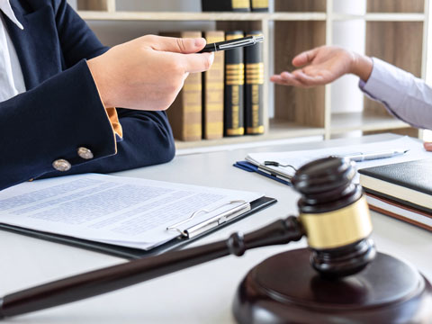 上海婚外情案件律師 新婚姻法中規定婚內出軌不是法定的離婚條件上海婚外情案件律師